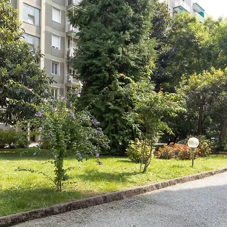 Joivy Adorable Flat With Balcony شقة