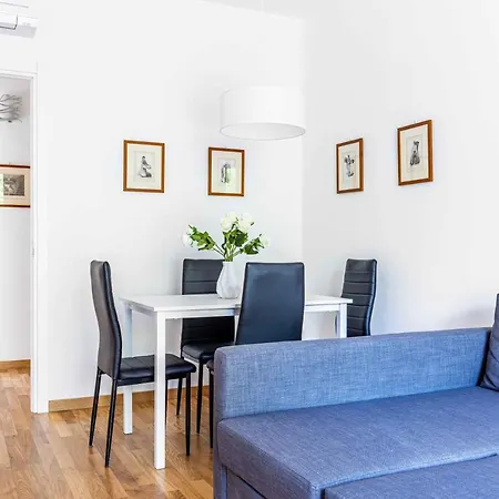Апартаменты Joivy Adorable Flat With Balcony