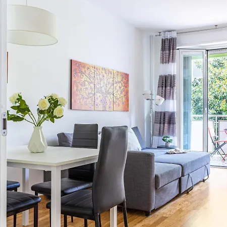 Апартаменты Joivy Adorable Flat With Balcony Милан