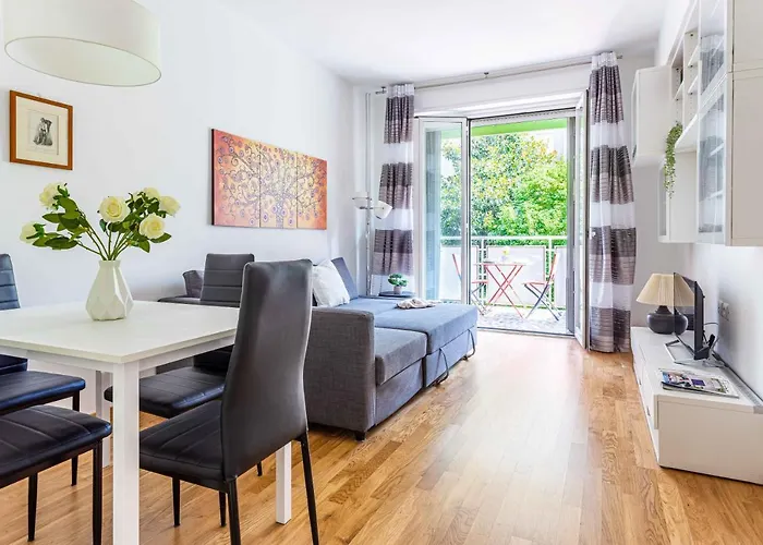 Apartment Joivy Adorable Flat With Balcony