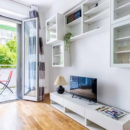 Joivy Adorable Flat With Balcony شقة ميلان