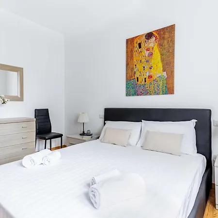 Joivy Adorable Flat With Balcony * Milano